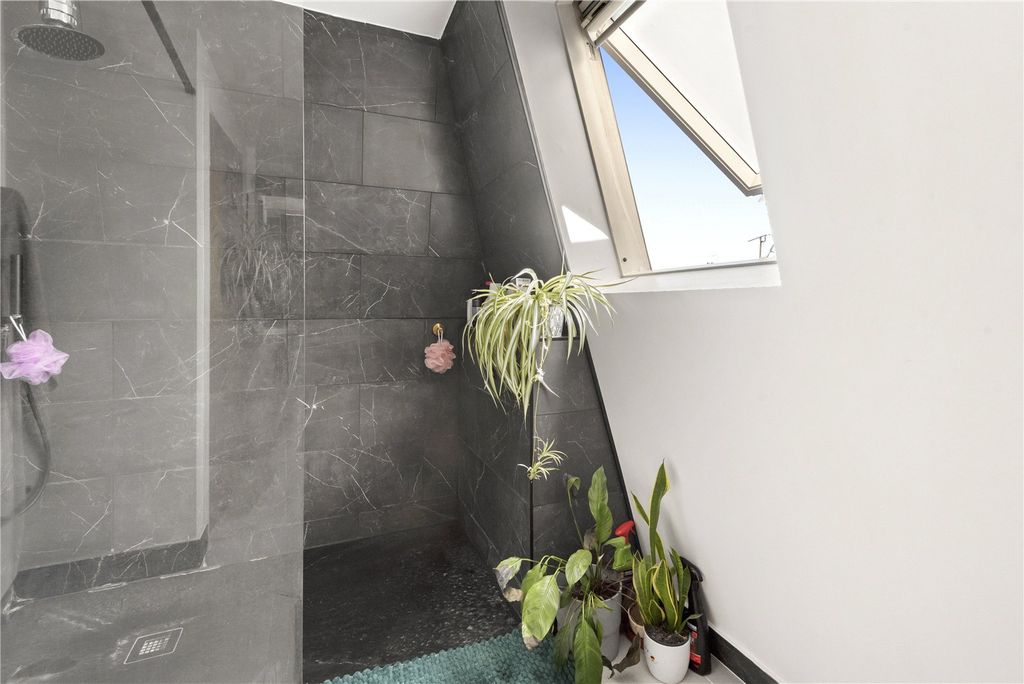 Property photo 3 of 12 Bathroom