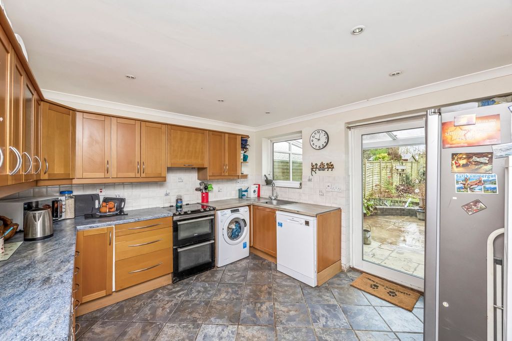 Property photo 2 of 22