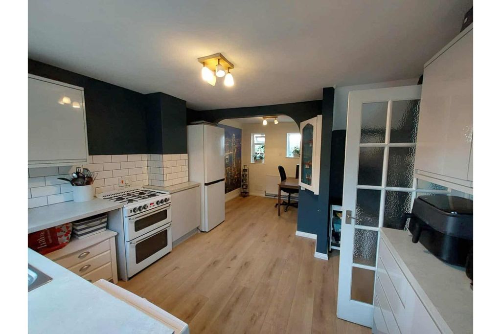 Property photo 2 of 12 Kitchen