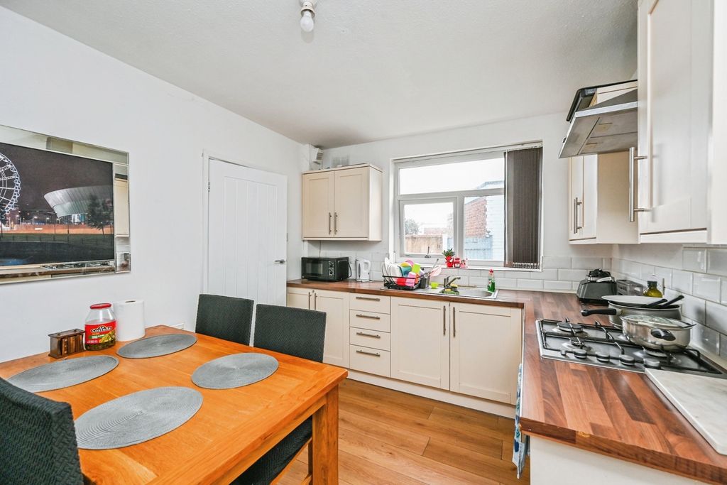 Property photo 3 of 18 Pbox-Img.Jpg