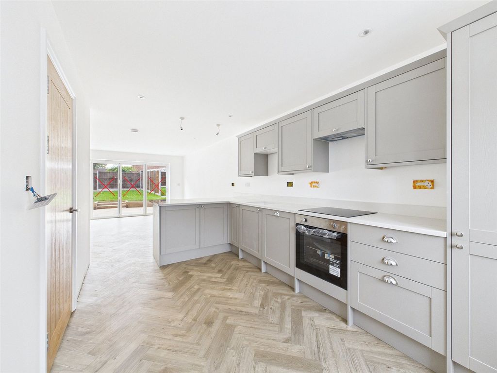 Property photo 3 of 17 Kitchen