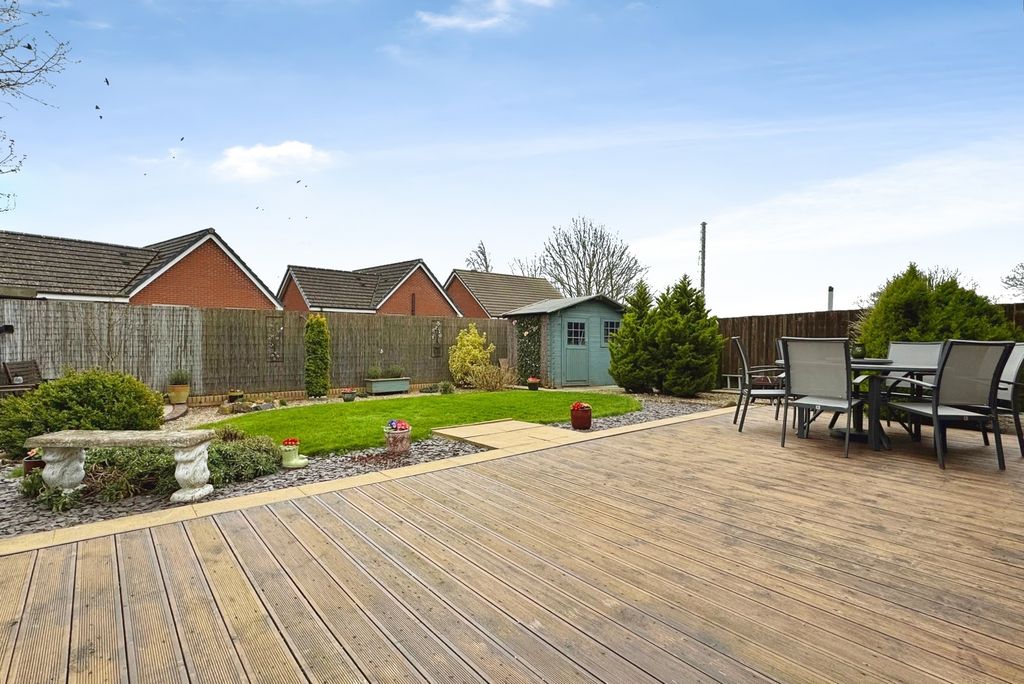 Property photo 2 of 13 Outside