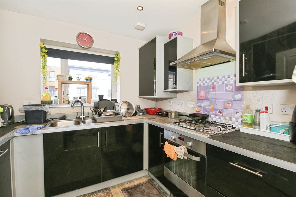 Property photo 3 of 20