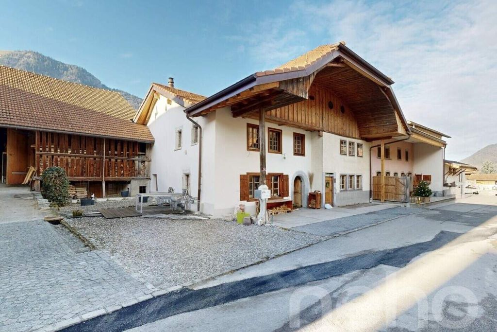 Property photo 2 of 12