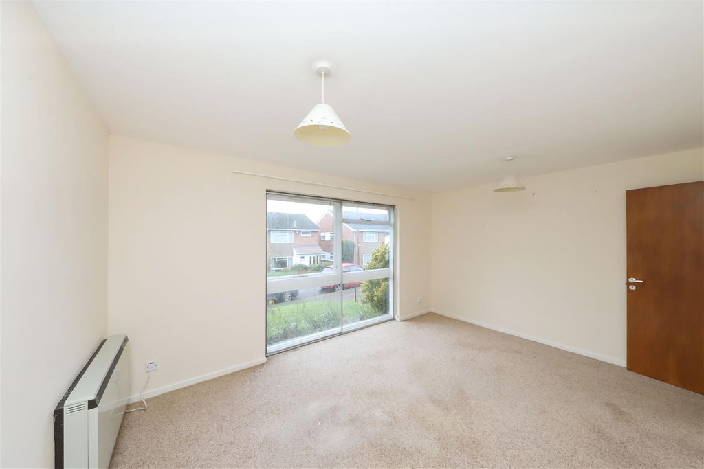 Property photo 3 of 8 Living Room