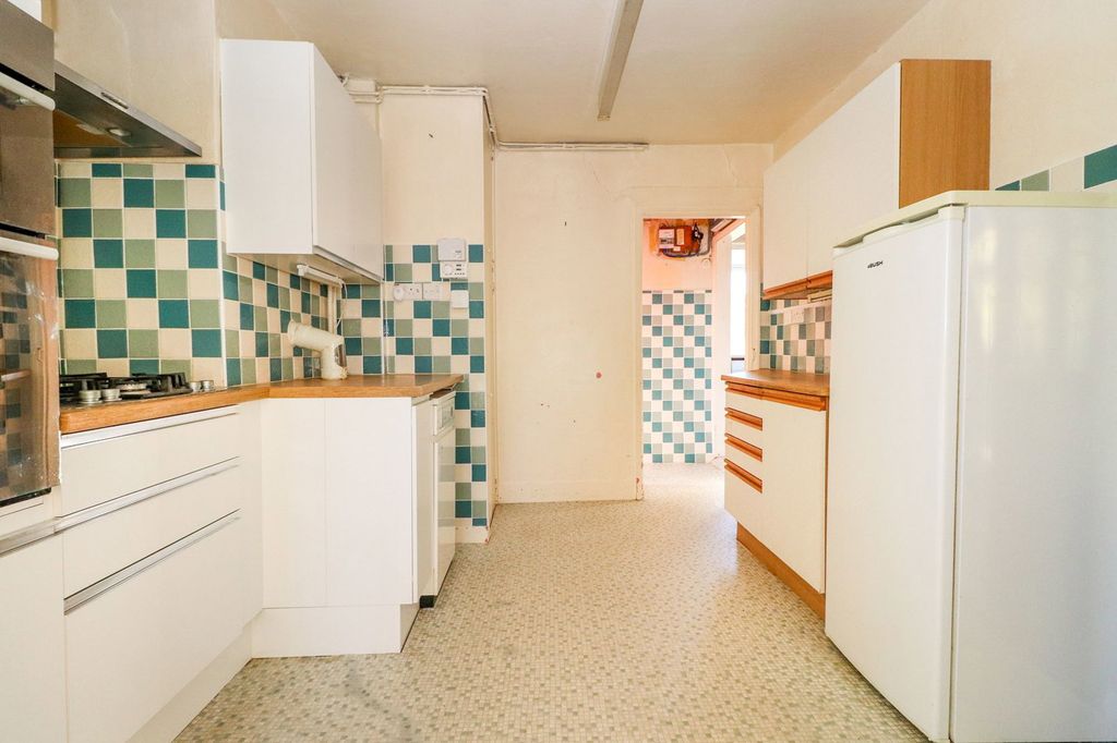 Property photo 3 of 21