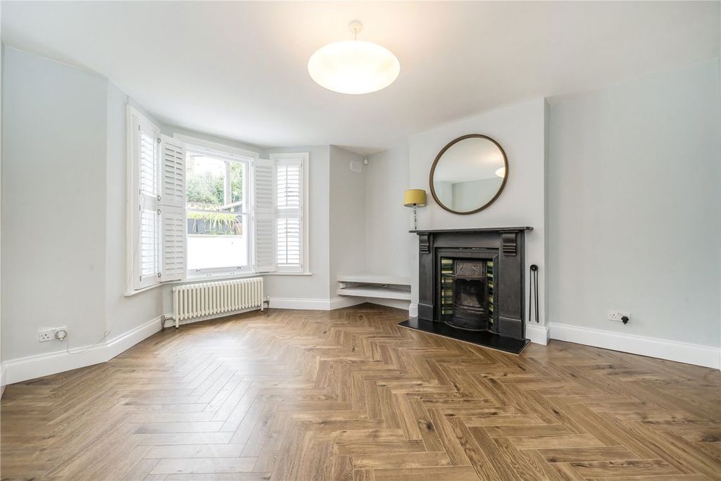 Property photo 1 of 9