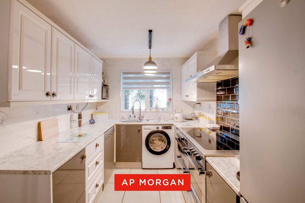 Property photo 3 of 18 Picture No. 15