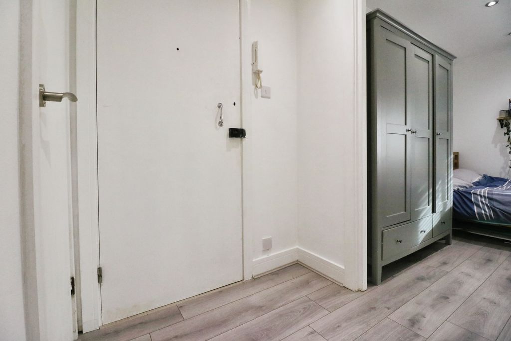 Property photo 3 of 12 Photo 12