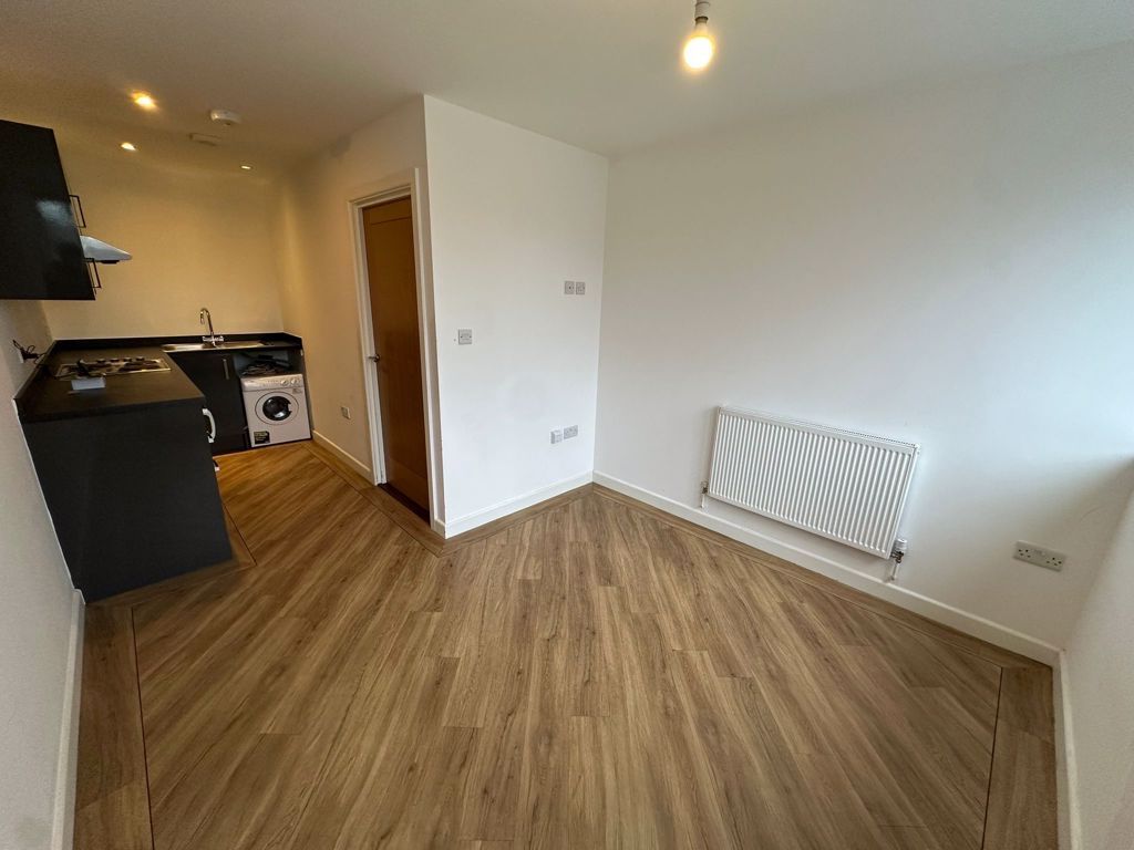 Property photo 3 of 6 Photo 5