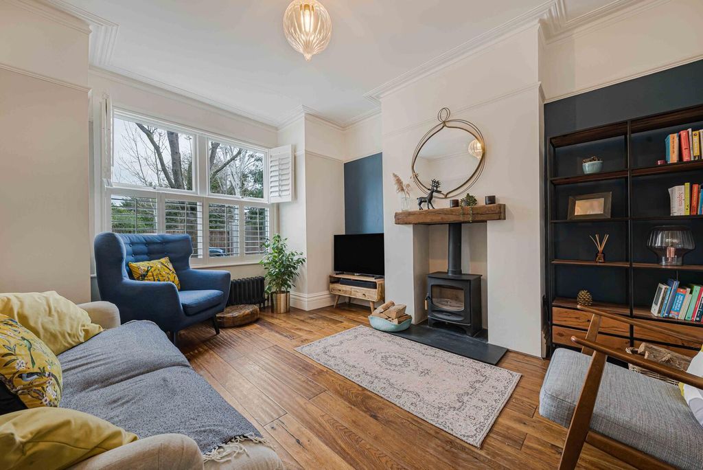 Property photo 2 of 22 Living Room