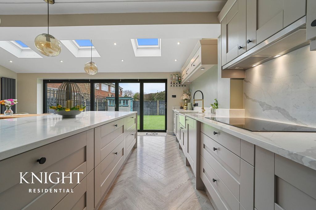 Property photo 3 of 24