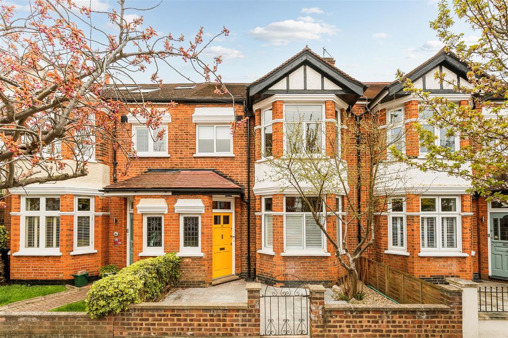 Property photo 1 of 17 18 Westbourne Avenue-1.Jpg