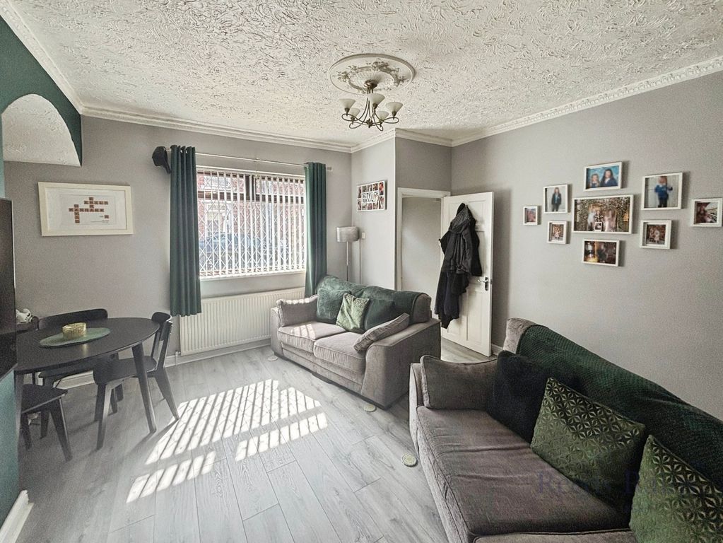 Property photo 2 of 10 Picture No. 12