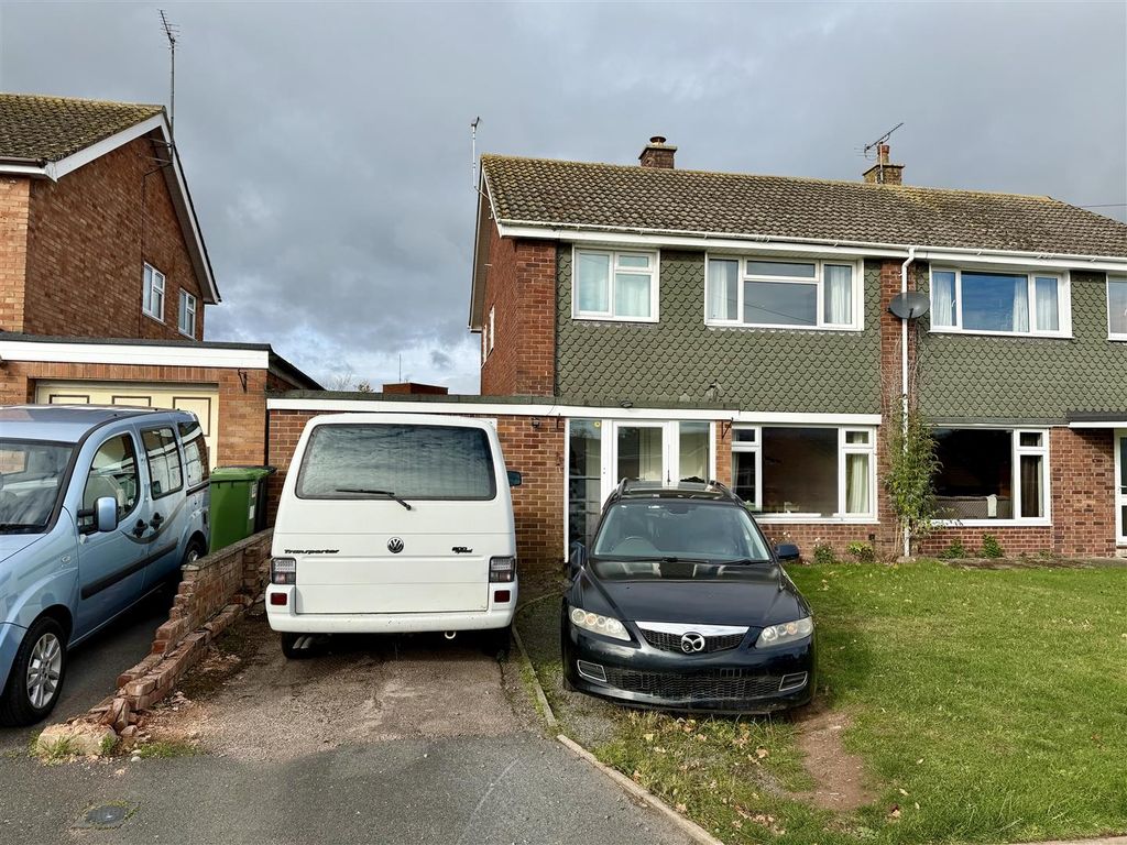 Property photo 1 of 13 Outside