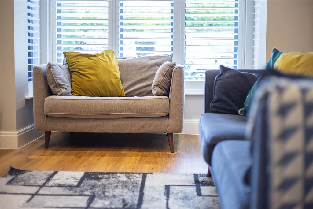 Property photo 3 of 27 7-Sandford-Gardens-0025 Copy.Jpg