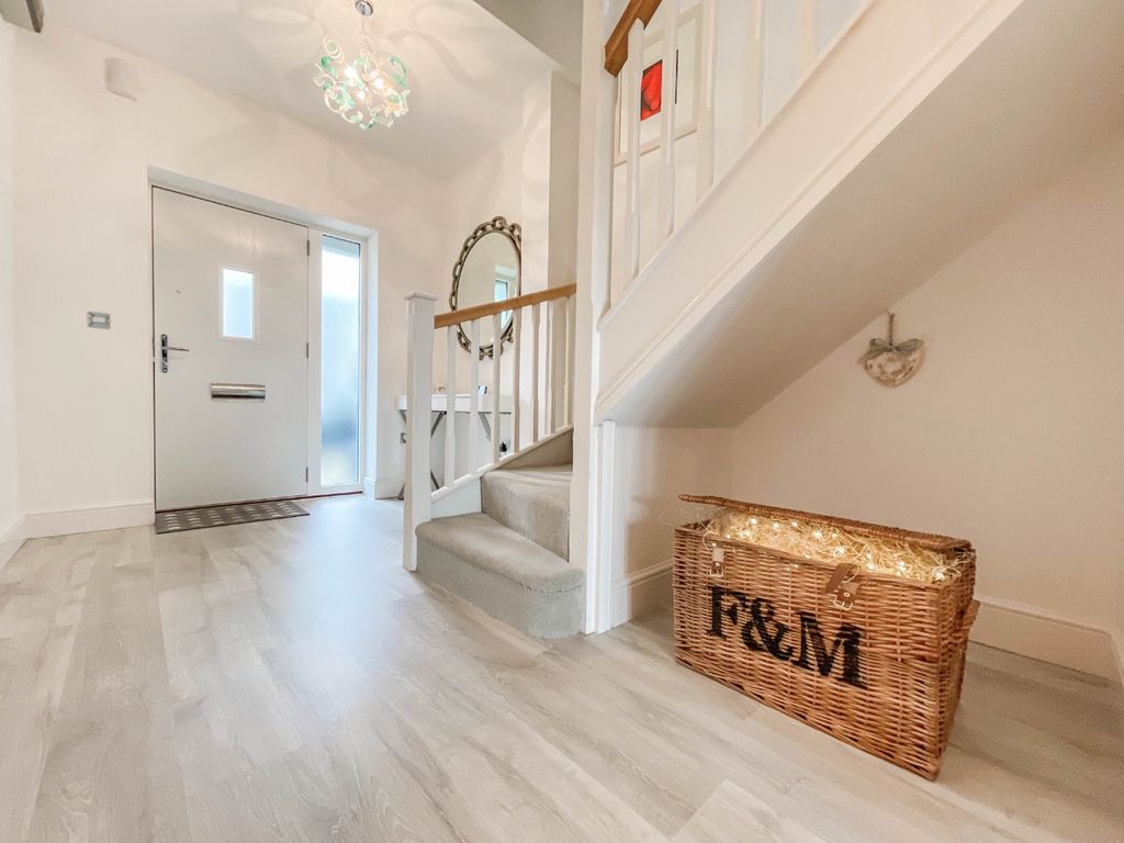 Property photo 3 of 32 1892495