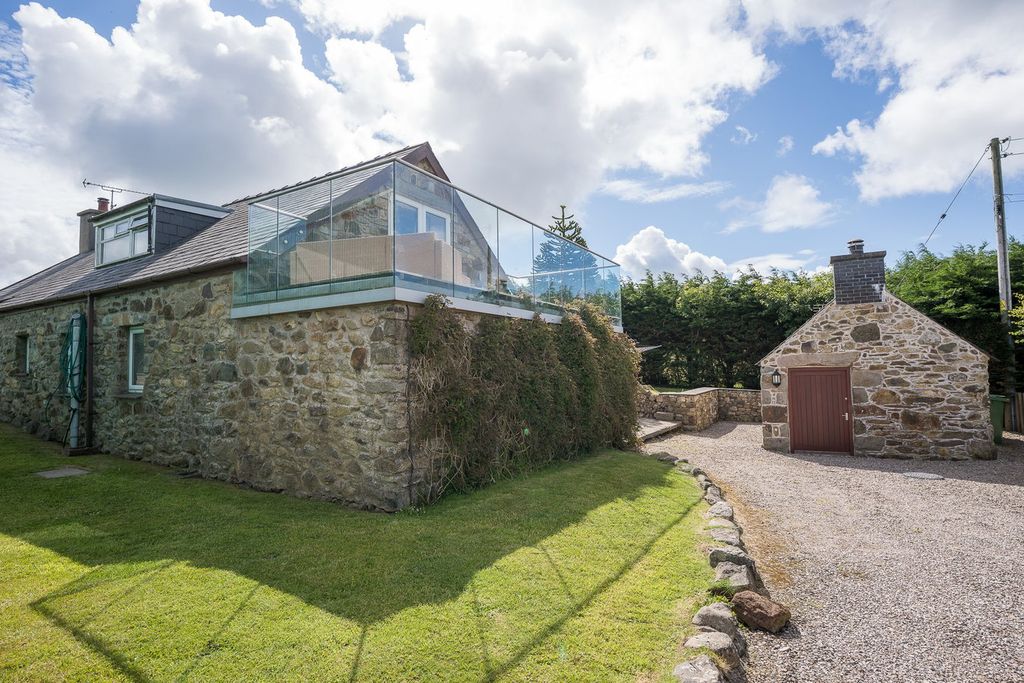 Property photo 3 of 39