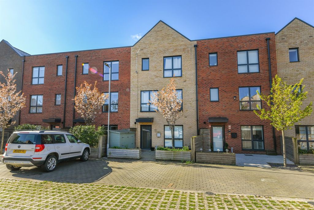 Property photo 2 of 29 (Thumbnail)