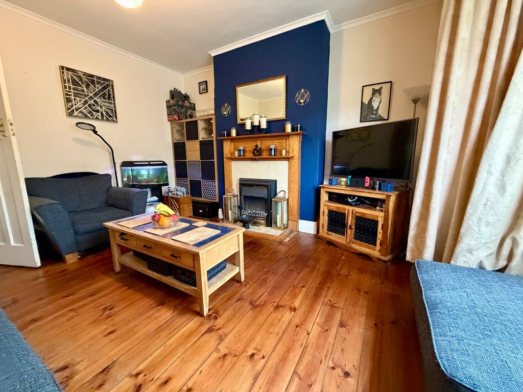 Property photo 2 of 11 Living Room