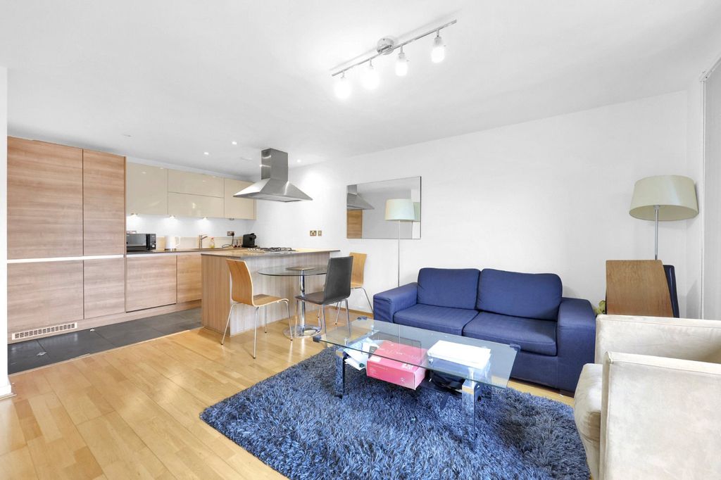 Property photo 2 of 18 Picture No. 27