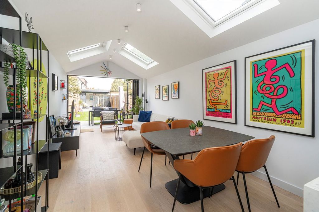 Property photo 3 of 9