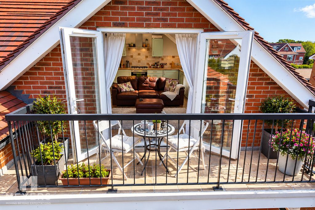 Property photo 2 of 22