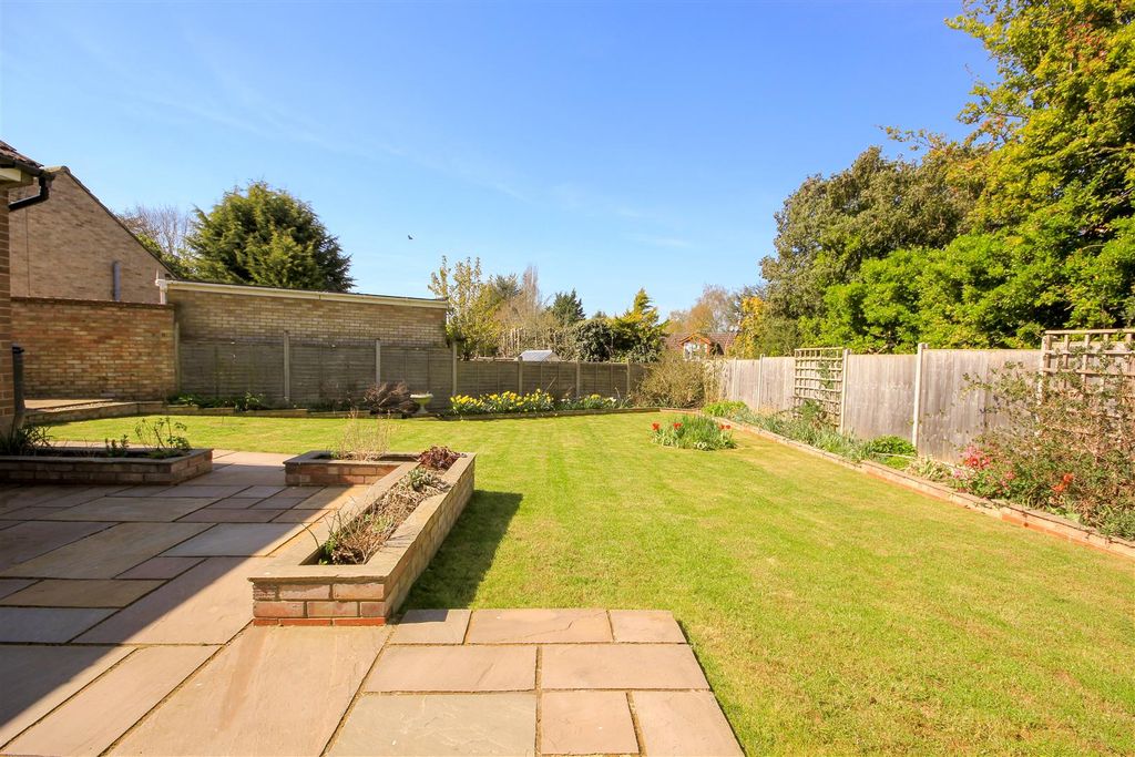 Property photo 2 of 20 Garden.Jpg