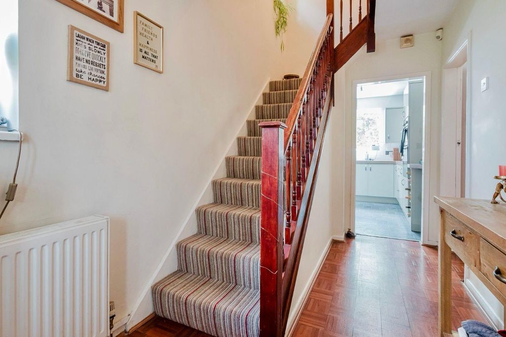Property photo 2 of 19 Hallway