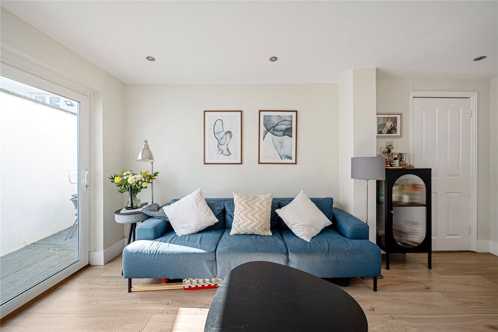 Property photo 3 of 13 Picture No. 14