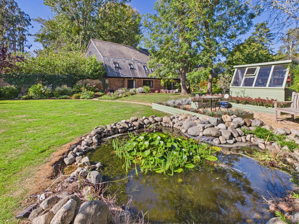 Property photo 3 of 49 Cam02519G0-Pr0488-Still036