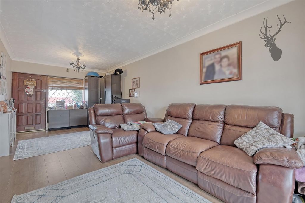 Property photo 2 of 26