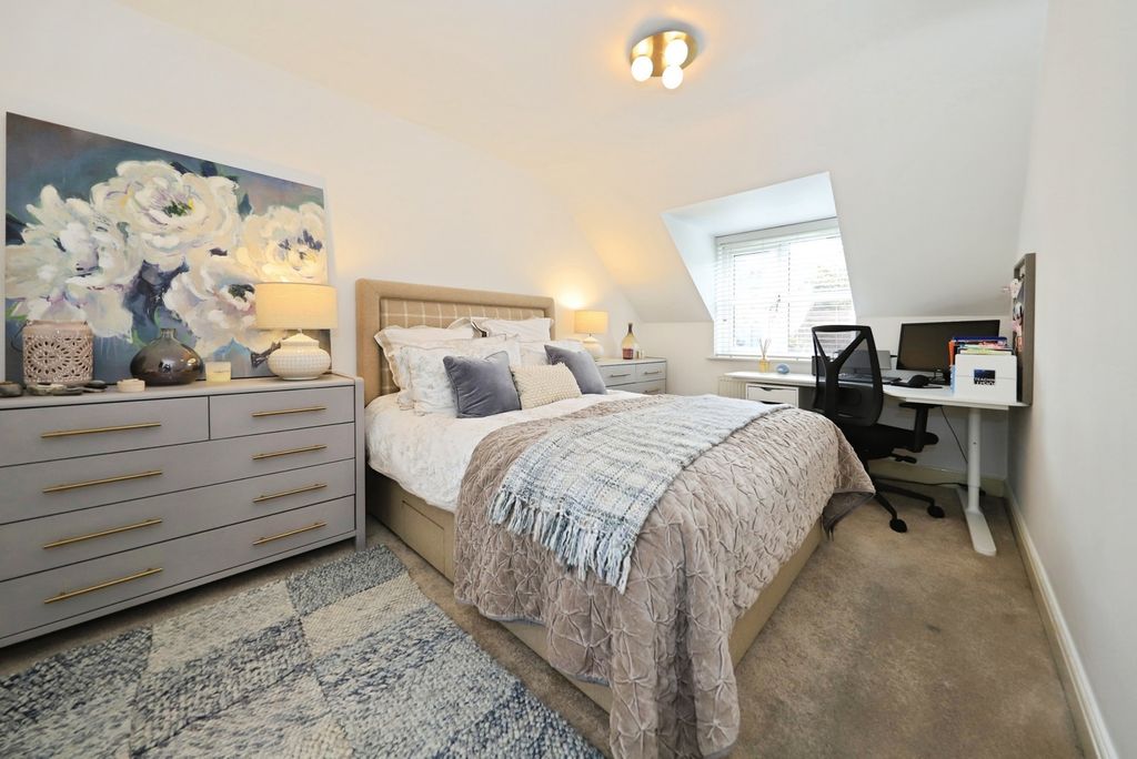 Property photo 3 of 16 Photo