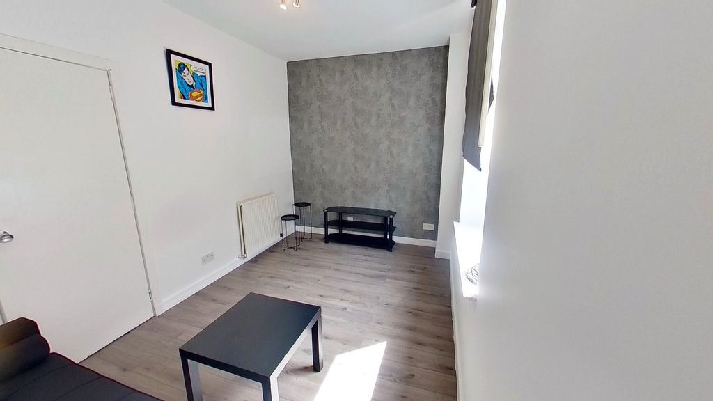 Property photo 2 of 7 Photo 2