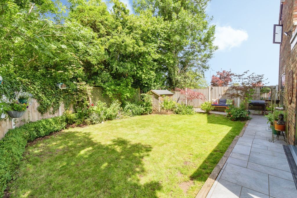 Property photo 3 of 20 Kingsdownmews11