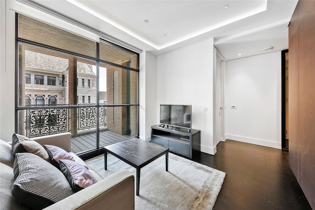 Property photo 3 of 9 Reception