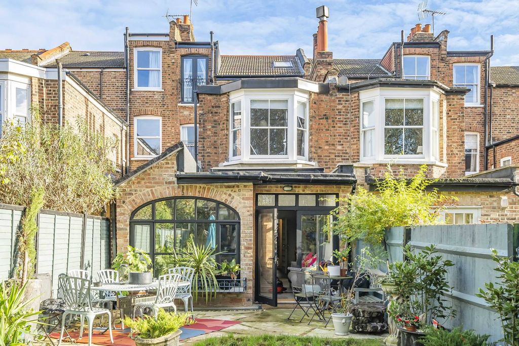 Property photo 2 of 14