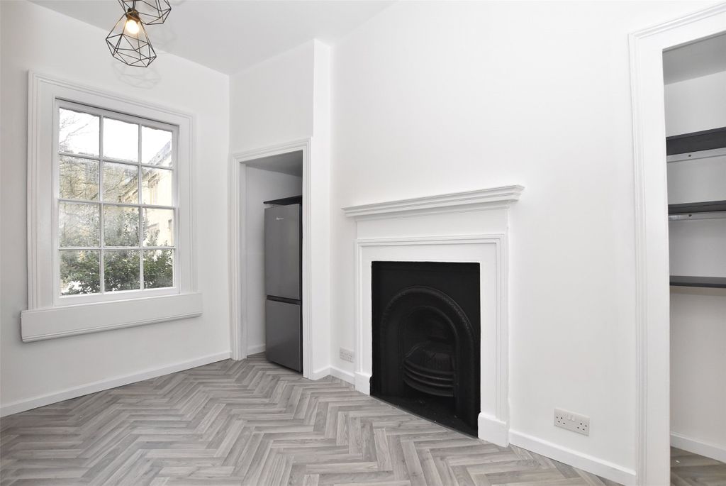 Property photo 3 of 7 Kitchen/Dinning Room