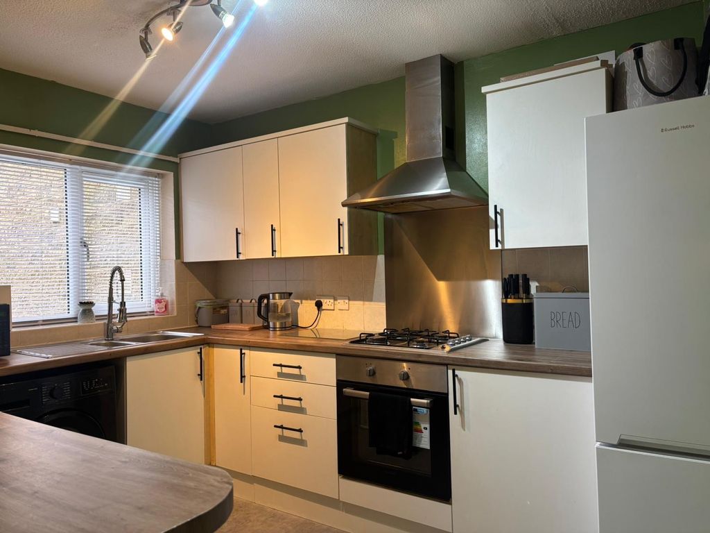 Property photo 2 of 9