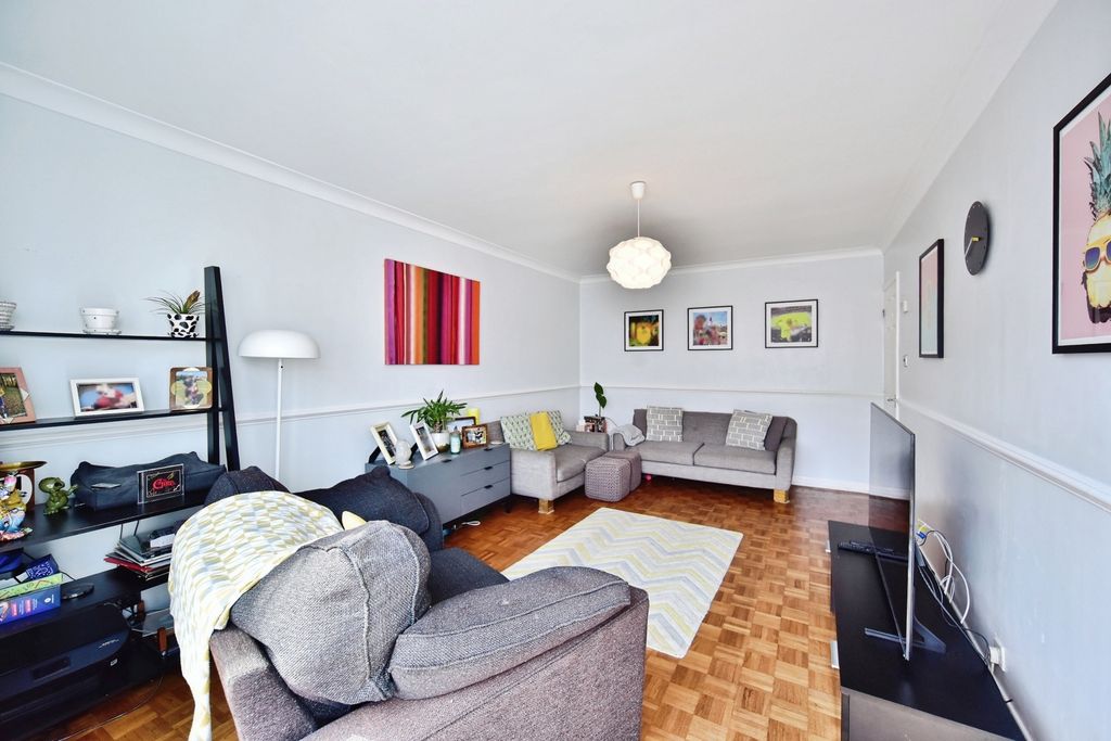 Property photo 3 of 17 Pbox-Img.Jpg
