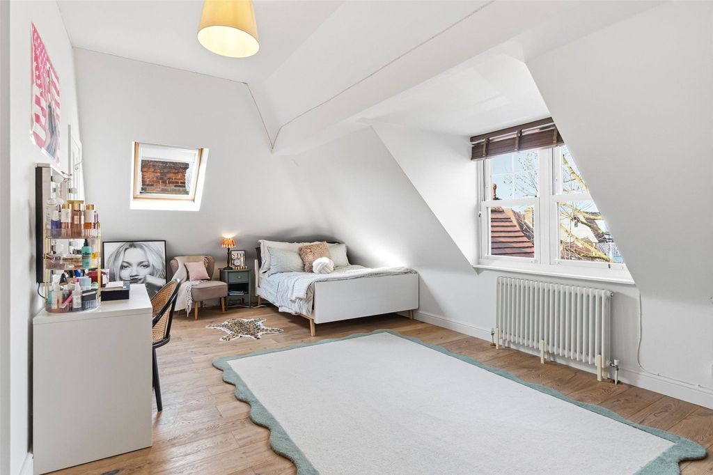 Additional image 14 of 5 bed semi-detached house for salePark Road, Hampton TW12