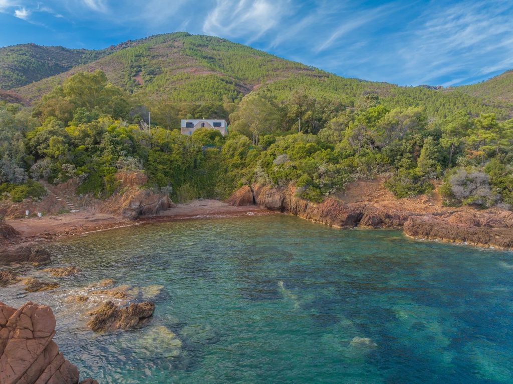 Property photo 1 of 6