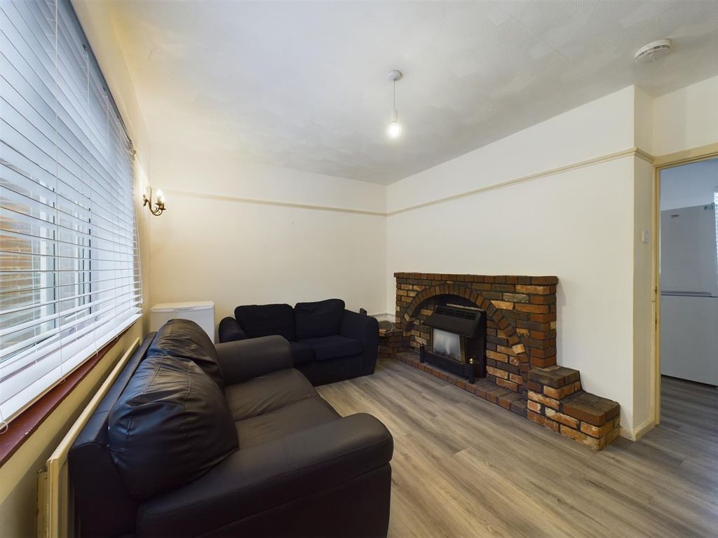 Property photo 2 of 12 Cam02534G0-Pr0440-Still010.Jpg