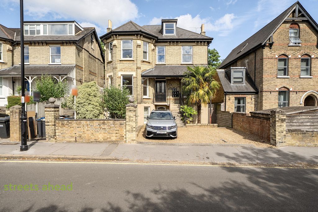 Property photo 1 of 15 0304Bb58-5c6d-401...