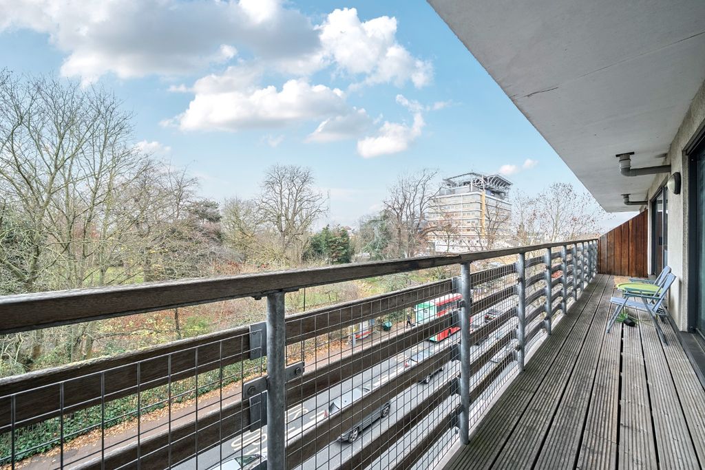 Property photo 2 of 12 3453612