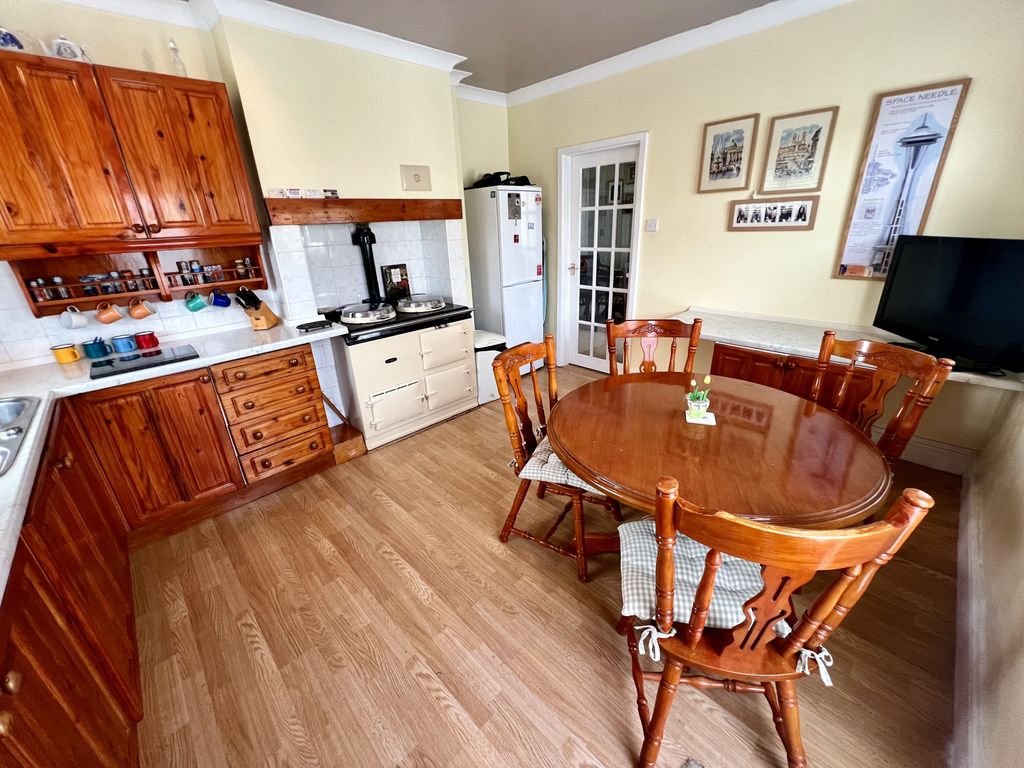 Property photo 3 of 24
