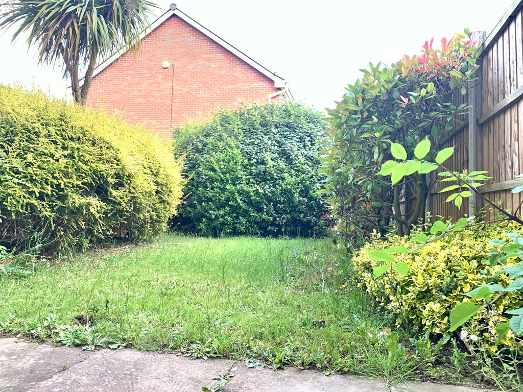 Property photo 3 of 13 Garden