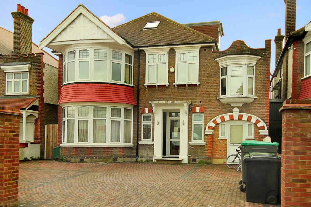 Property photo 1 of 9