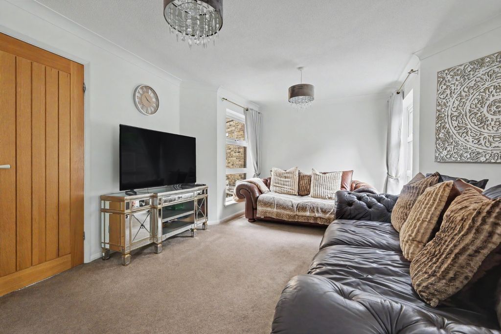 Property photo 2 of 24 5186484