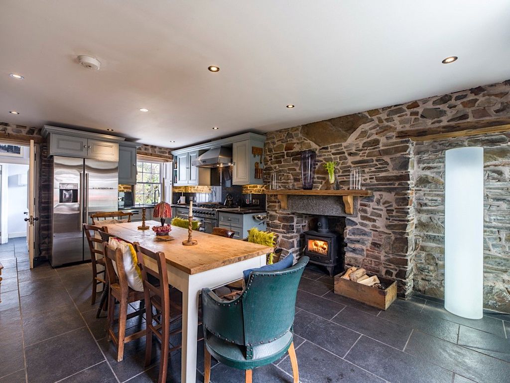 Property photo 2 of 13 Dining Area